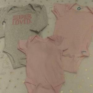 3pc baby girl onsies🌹